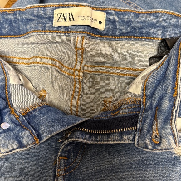 ZARA Distressed Classic Blue Women's Jeans - Picture 7 of 9